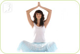 Woman doing yoga: relaxation techniques are essential to counteract anxiety during menopause